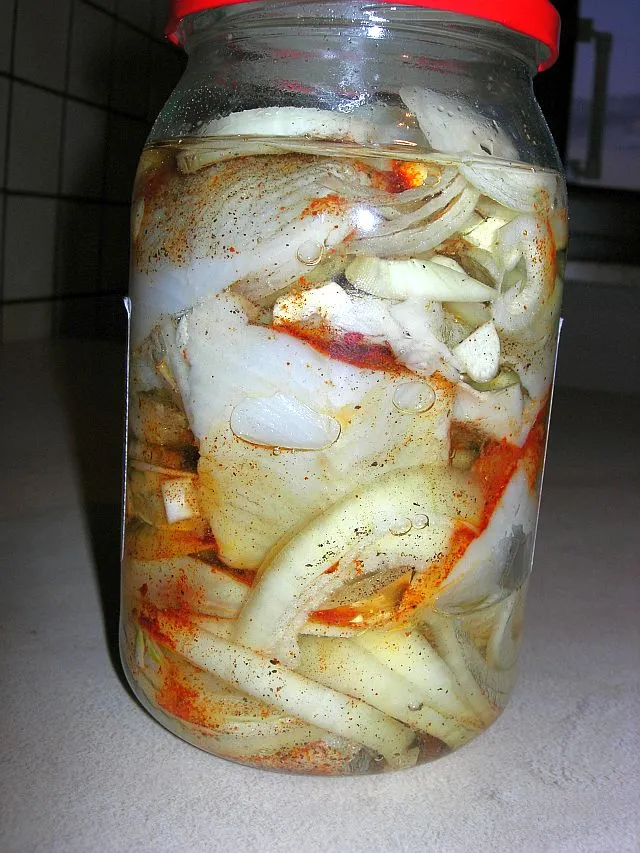 Śledzie w oleju z pieprzem Cayenne