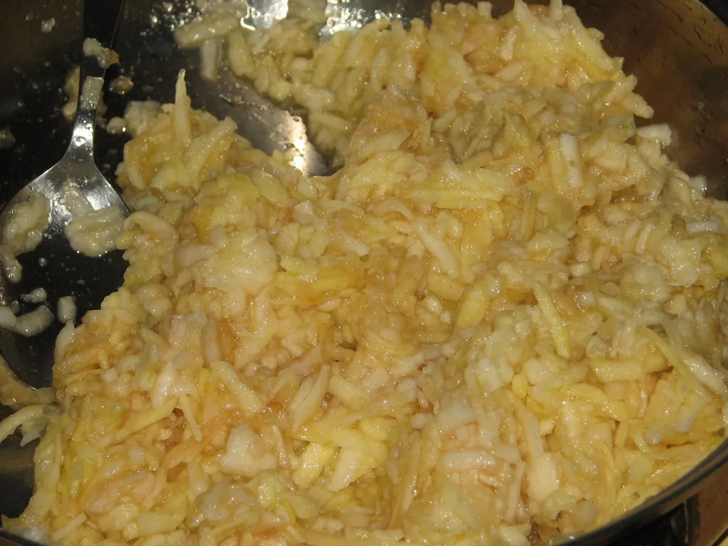 Dietetyczna szarlotka na orkiszowym spodzie
