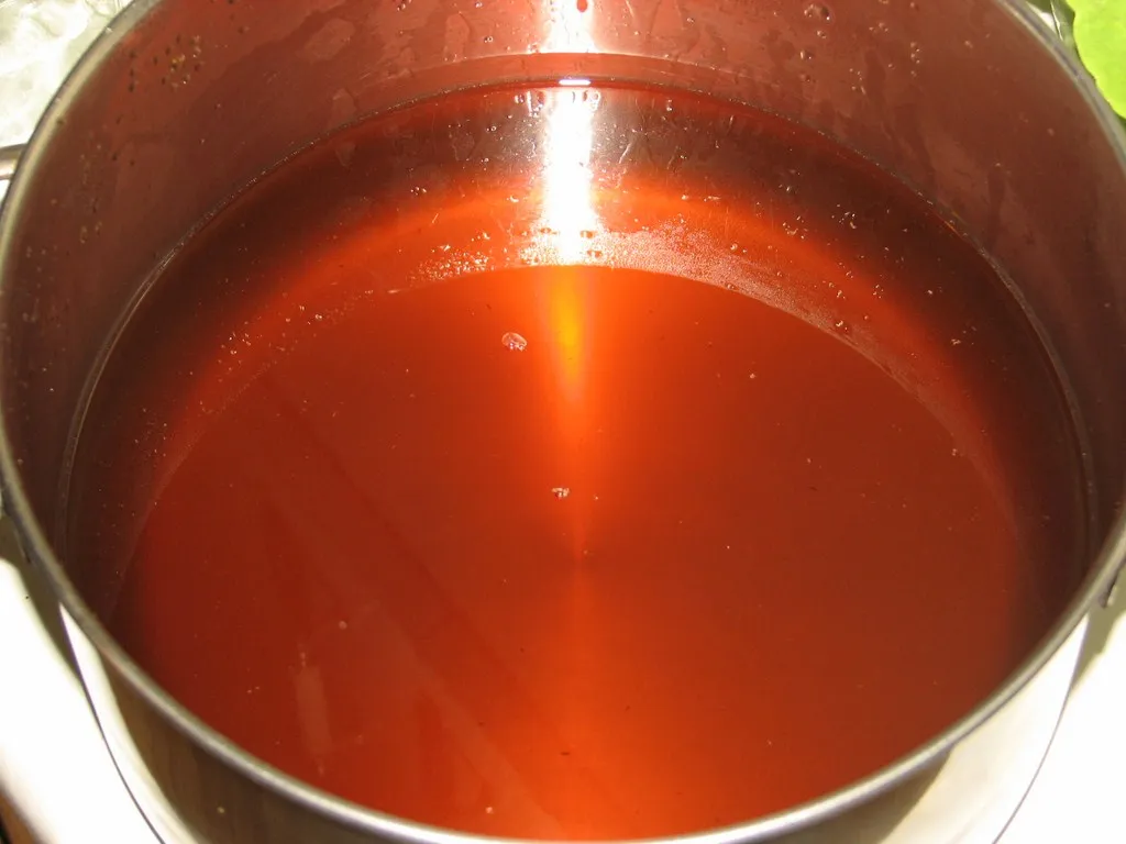 Syrop-miód z mlecza i goździków