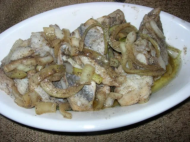 Śledzik w czarnym pieprzu
