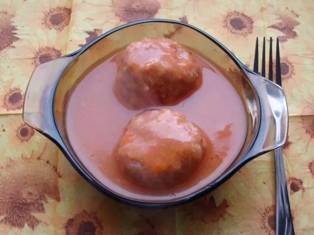 Pulpety w sosie paprykowym
