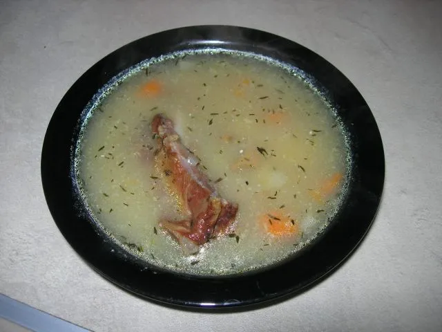 Zupa koperkowa z wędzonką