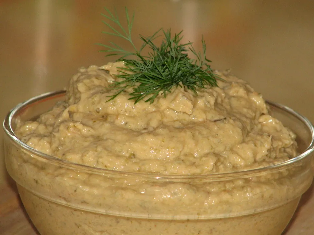 Pasta z ogórków kiszonych i łososia