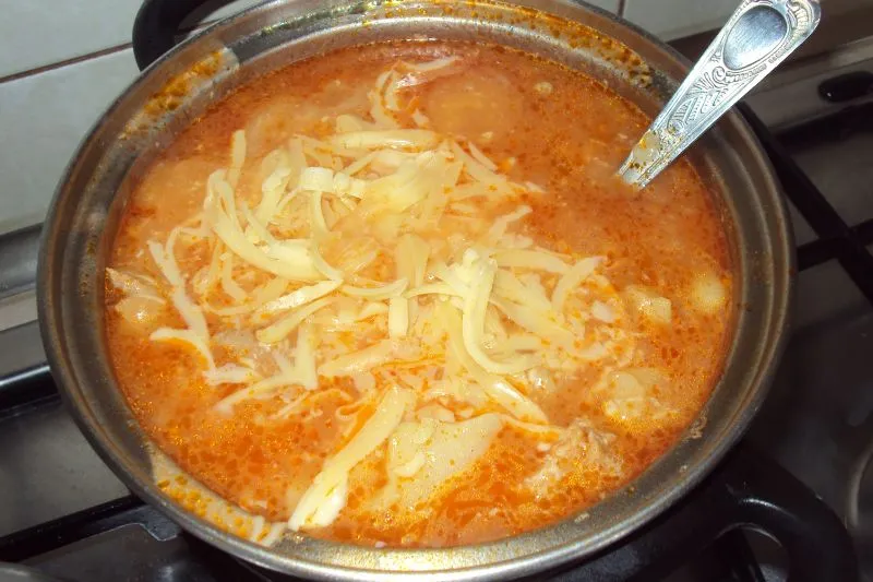Zupa serowo-pomidorowa
