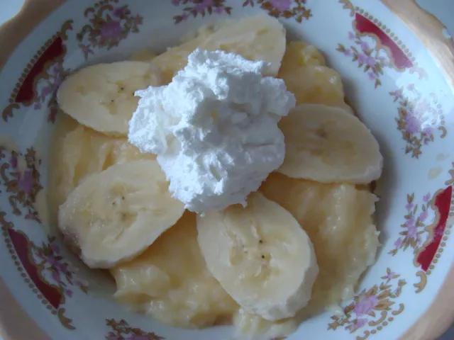 Deser budyniowo-bananowy