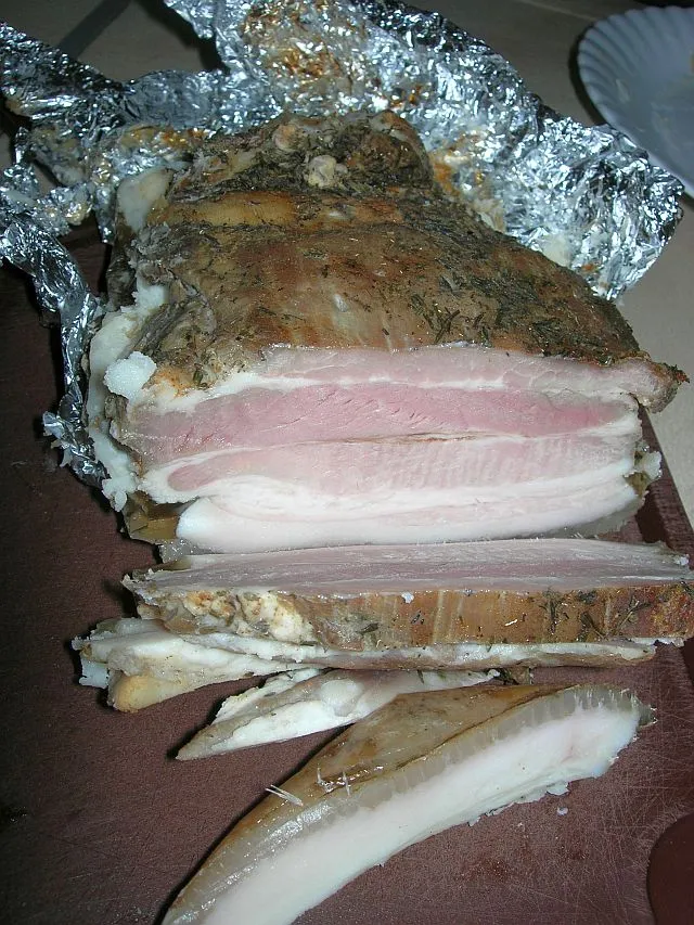 Boczek zapiekany w majeranku