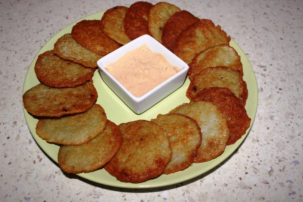Placki ziemniaczane + dip czosunkowy