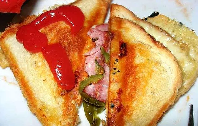 Tost z bekonem