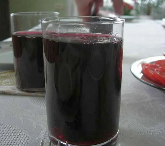 Kompot z czarnych porzeczek