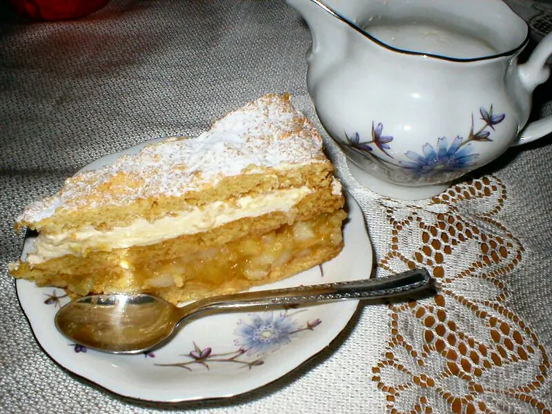 Szarlotka tortowa