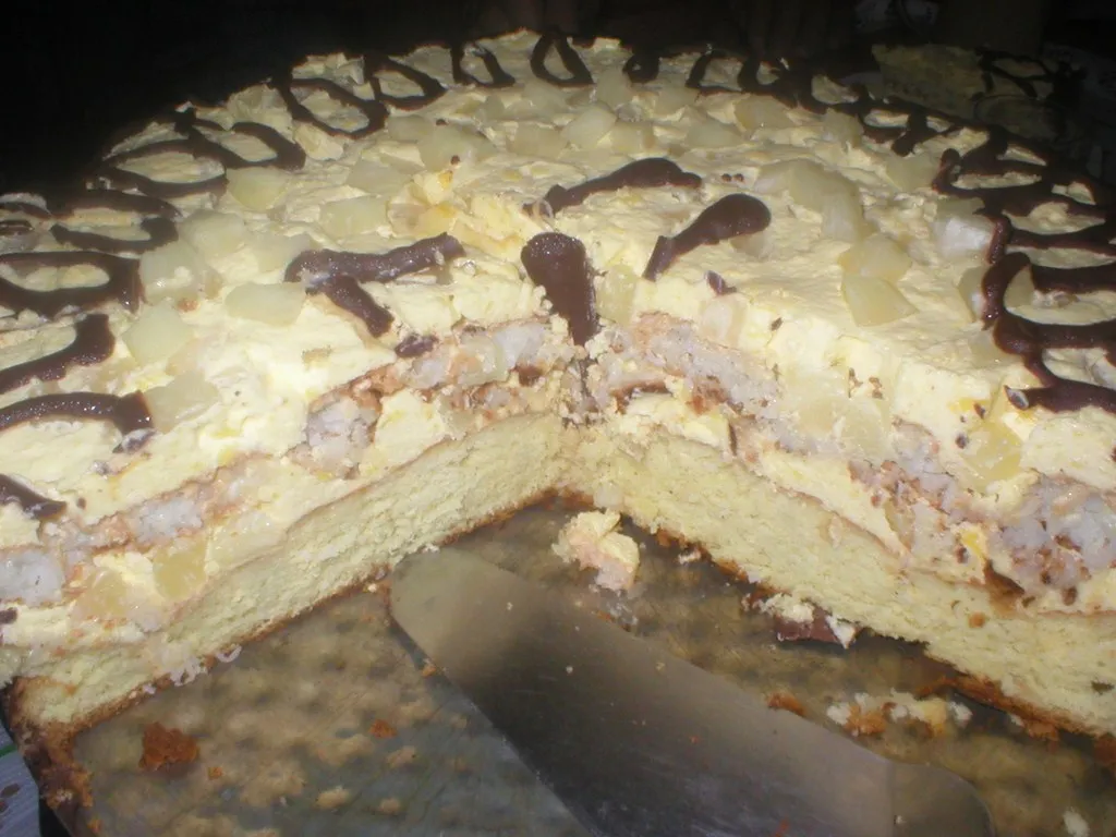Tort kokosowy z ananasem