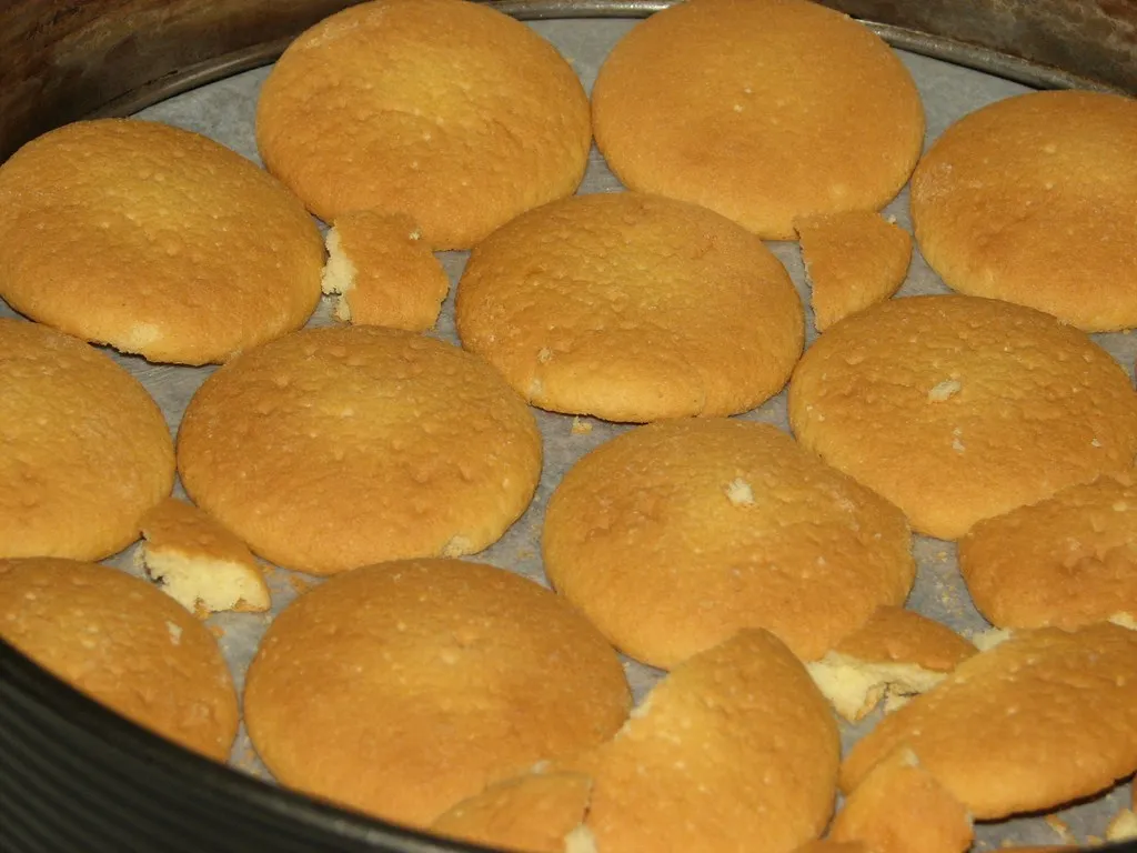 Budyniowiec na zimno z truskawkami
