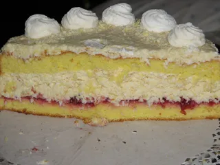 Tort Rafaello z konfiturą wiśniową - 3