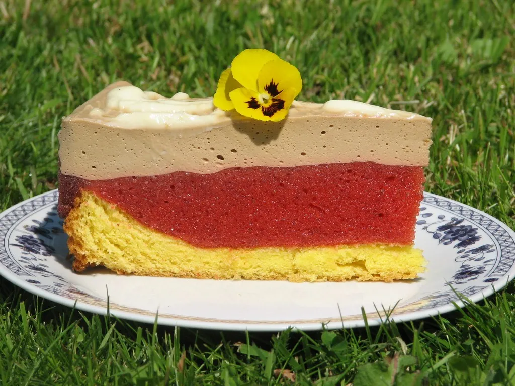 Truskawkowe cappuccino na biszkopcie