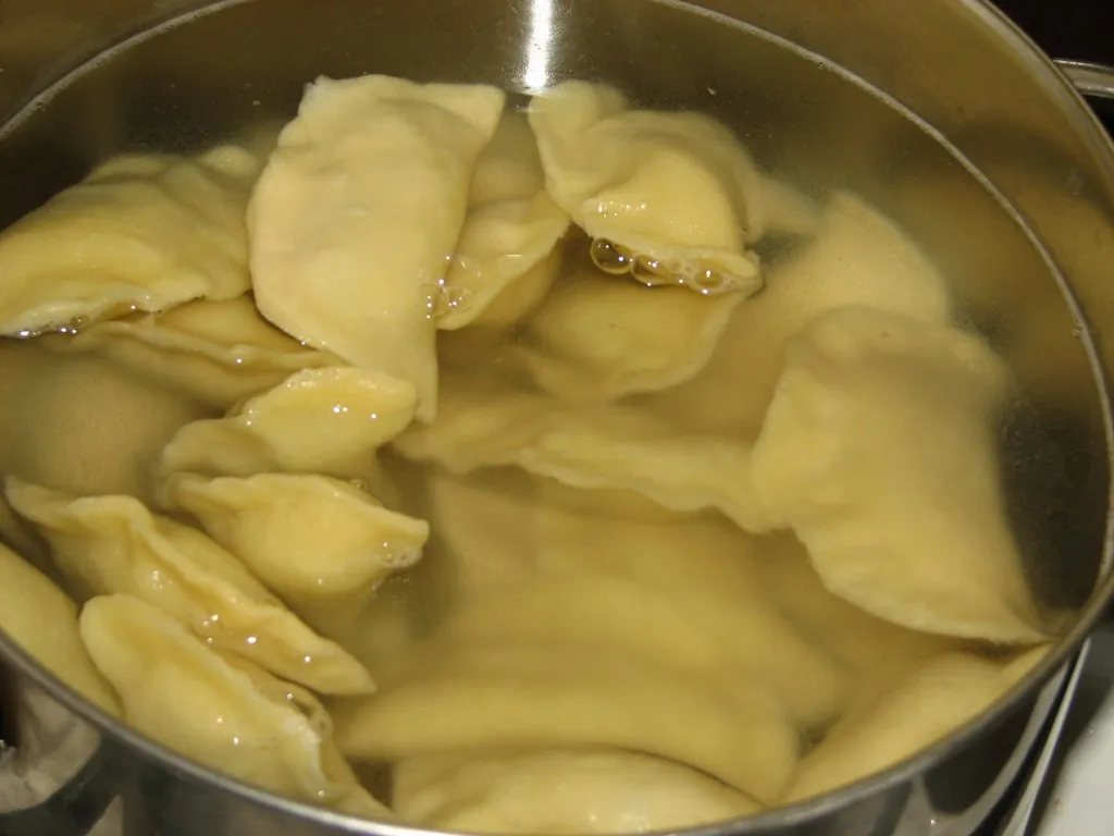Pierogi z rabarbarem