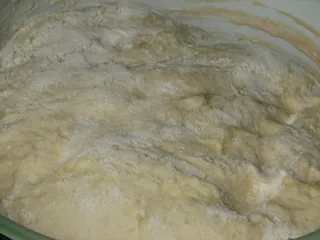 Drożdżowe ciasto z owocami i kruszonką - 6