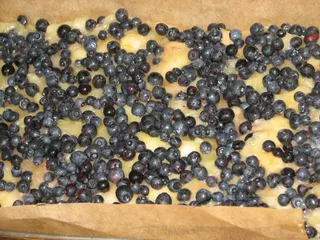 Drożdżowe ciasto z owocami i kruszonką - 10