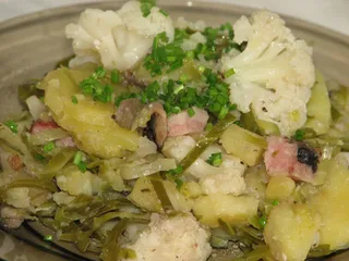 Zapiekanka ziemniaczana z kalafiorem i pieczarkami - 1
