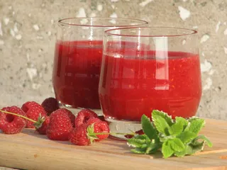 Koktajl malinowy z zieloną herbatą - 1