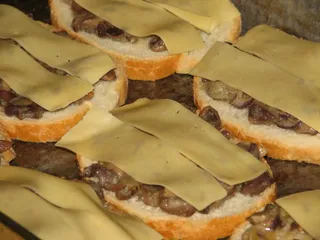 Domowe zapiekanki z leśnymi grzybami - 6