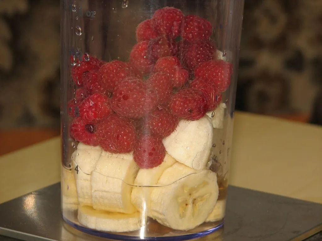 Koktajl bananowy na różowo