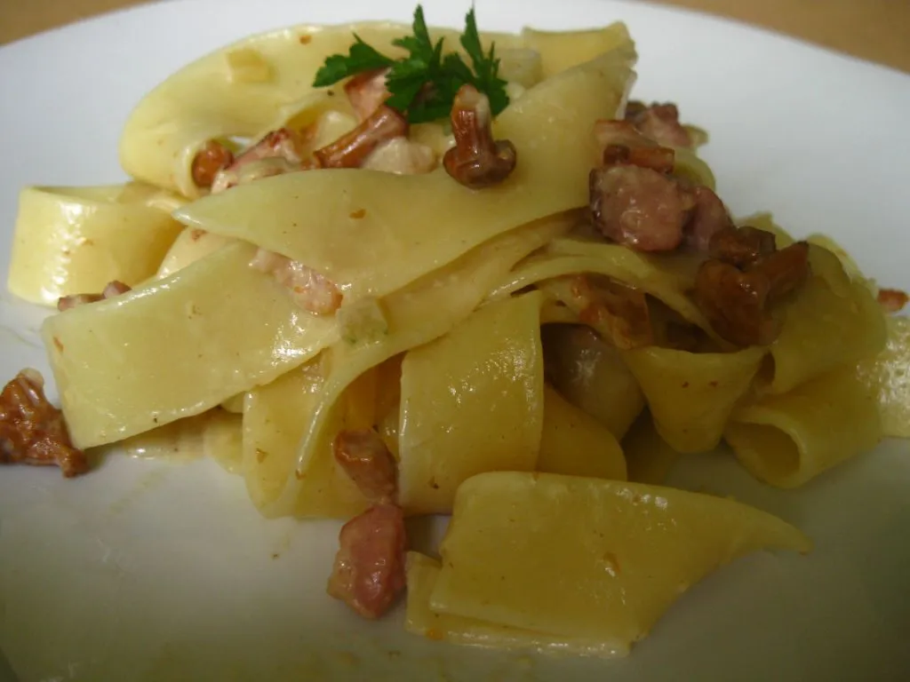 Pappardelle z kurkami i boczkiem