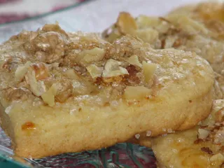 Kruche ciasteczka w orzechowej posypce - 16