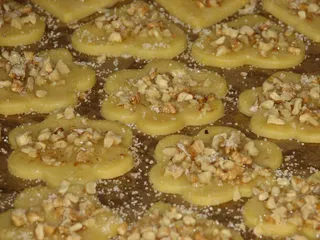 Kruche ciasteczka w orzechowej posypce - 9