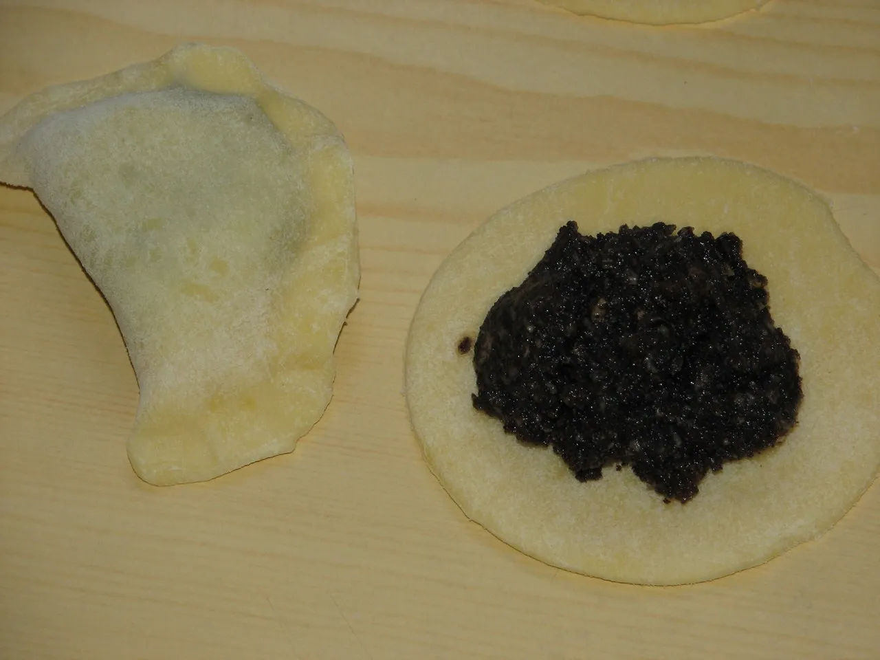 Pierogi z makiem i bakaliami