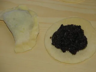 Pierogi z makiem i bakaliami - 15