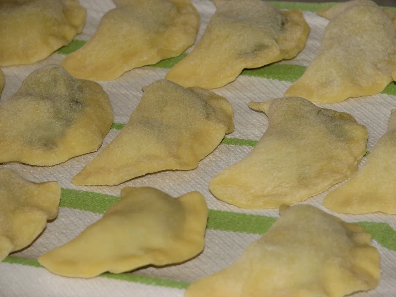 Pierogi z makiem i bakaliami
