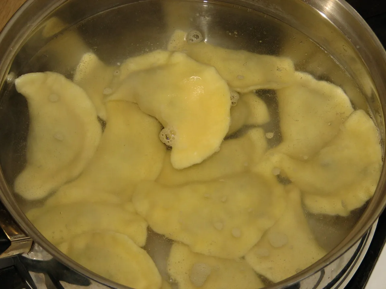 Pierogi z makiem i bakaliami