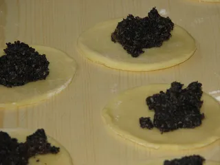 Pierogi z makiem i bakaliami - 20
