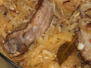 Żeberka w kiszonej kapuście - 12