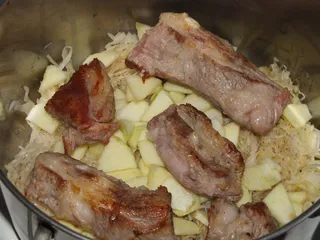 Żeberka w kiszonej kapuście - 7