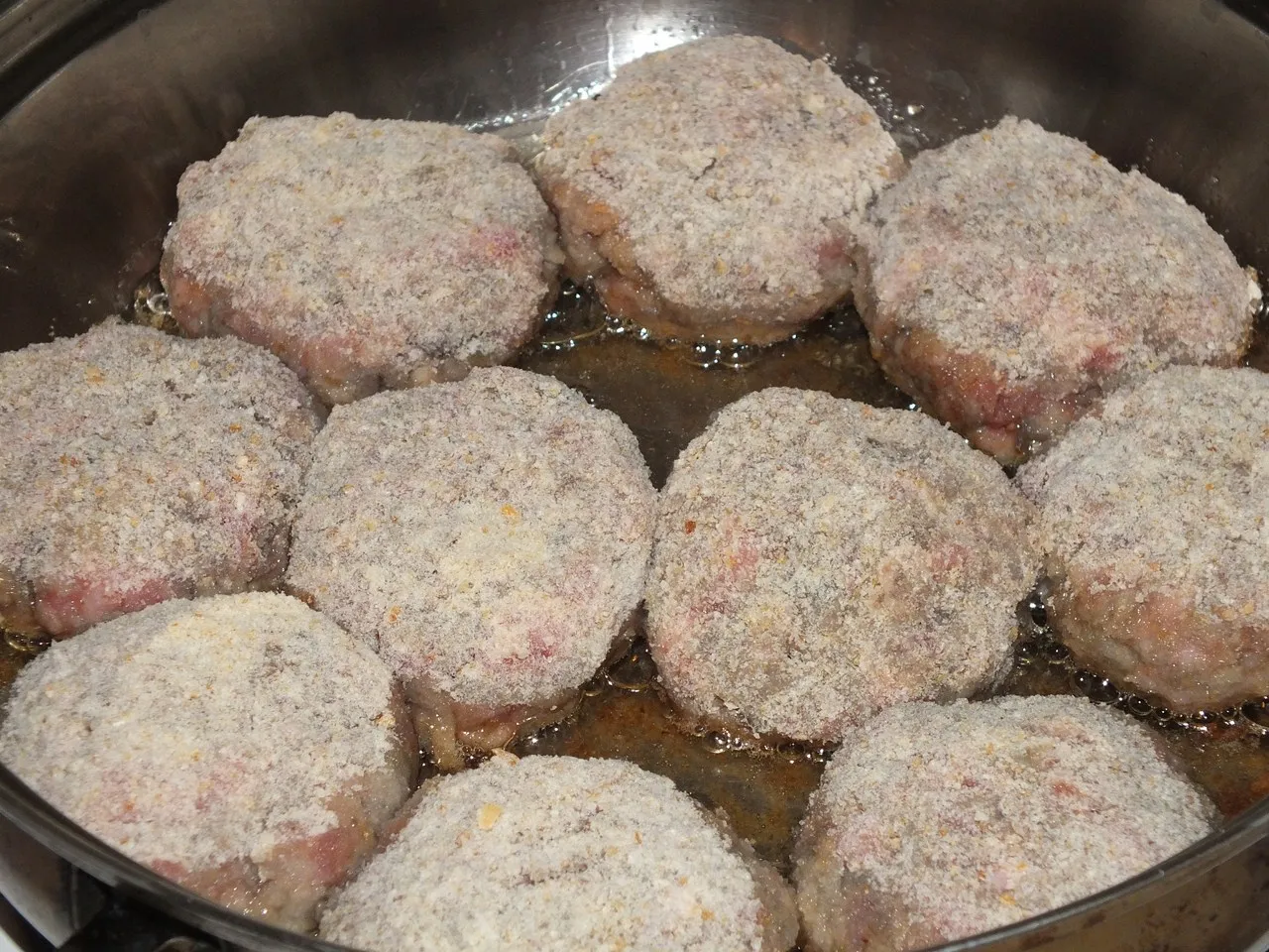 Kotlety mielone w pieczarkowej odsłonie