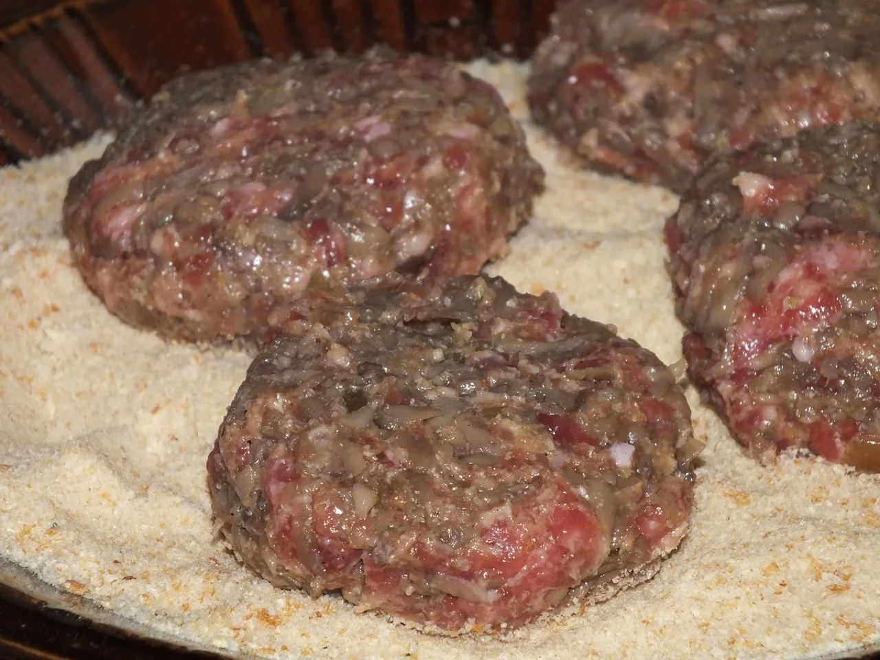 Kotlety mielone w pieczarkowej odsłonie