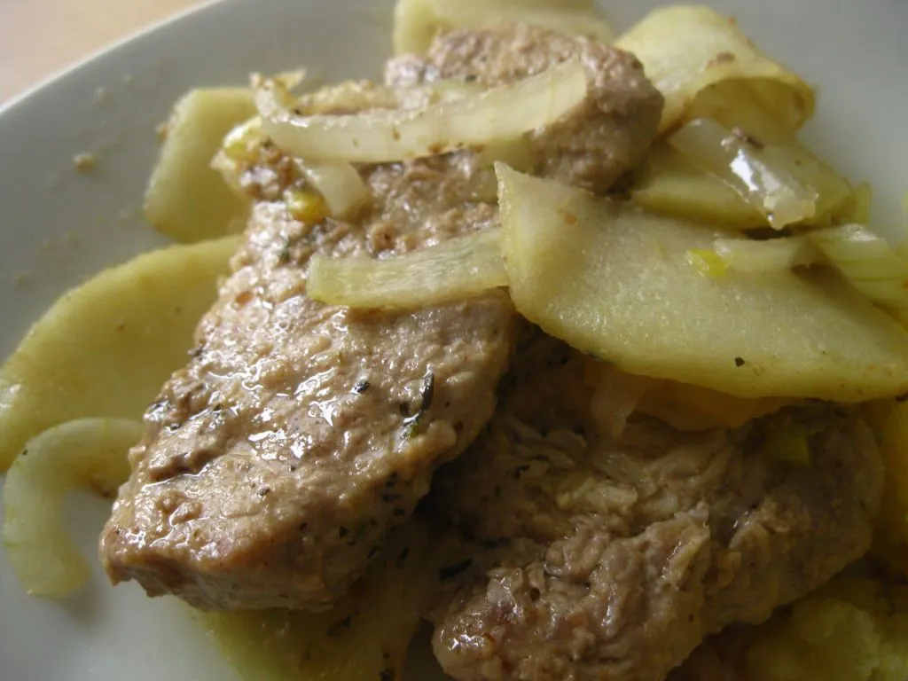 Polędwiczki wieprzowe z jabłkami