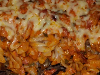 Pyszna zapiekanka makaronowo-pomidorowa - 1