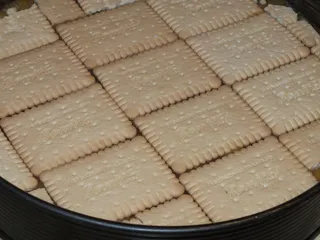 Jabłecznik z galaretką na spodzie z białek - 11