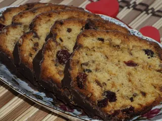 Babka z żurawiną i słonecznikiem w polewie czekoladowej - 1