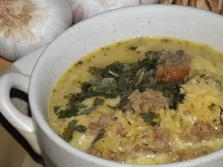 Rozgrzewająca zupa czosnkowa - 1