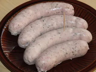 Biała kiełbasa w sosie chrzanowo-śmietanowym - 4
