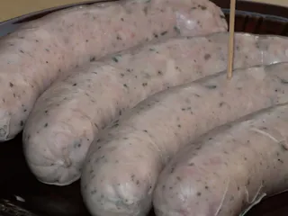 Biała kiełbasa w sosie chrzanowo-śmietanowym - 5