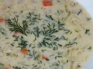 Zupa ogórkowa z serkami topionymi - 3