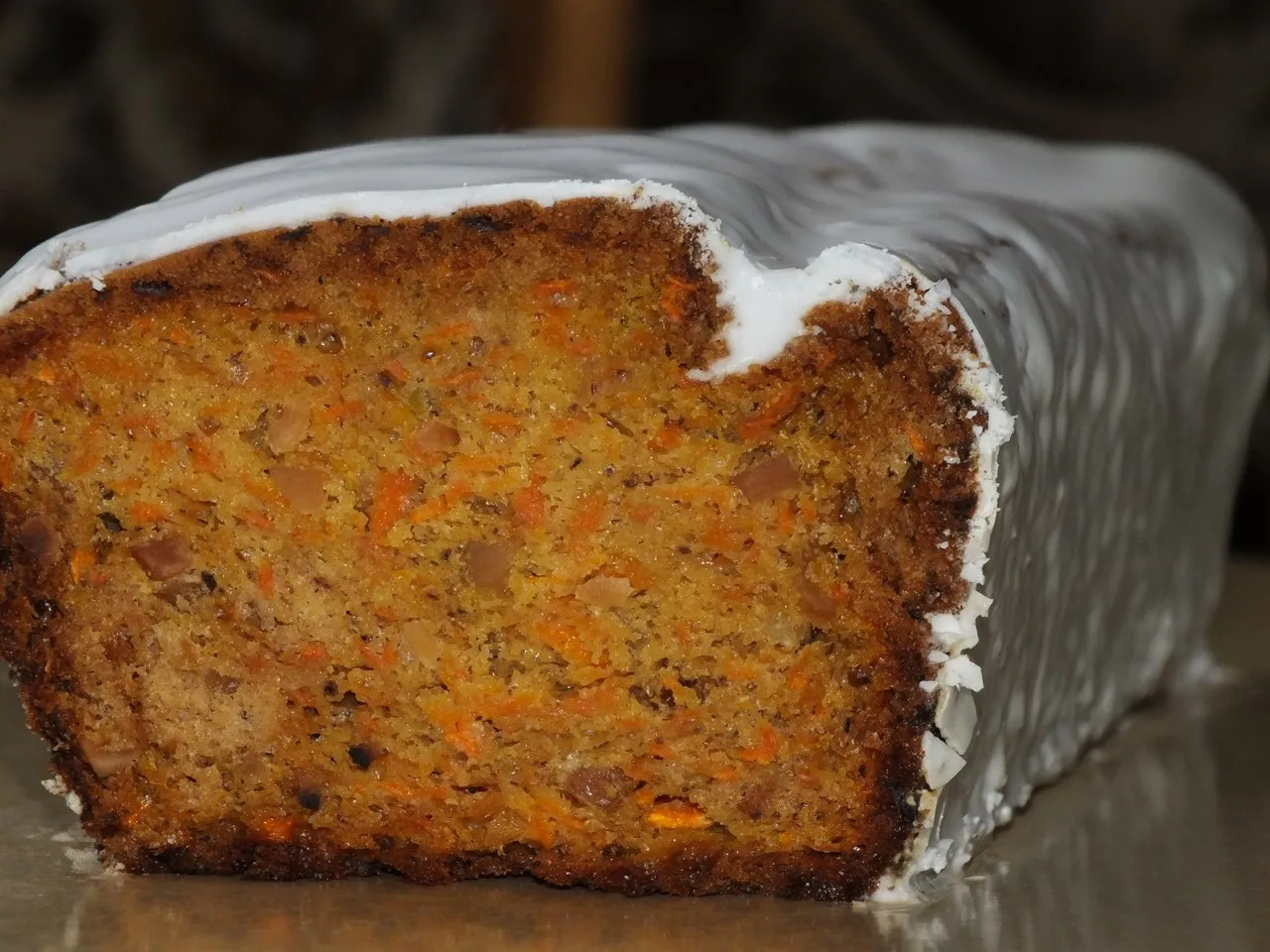 Babka marchewkowa z orzeszkami ziemnymi