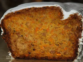 Babka marchewkowa z orzeszkami ziemnymi - 16