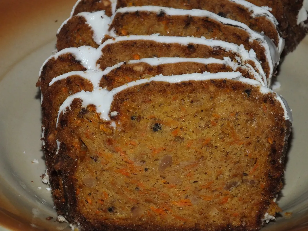 Babka marchewkowa z orzeszkami ziemnymi