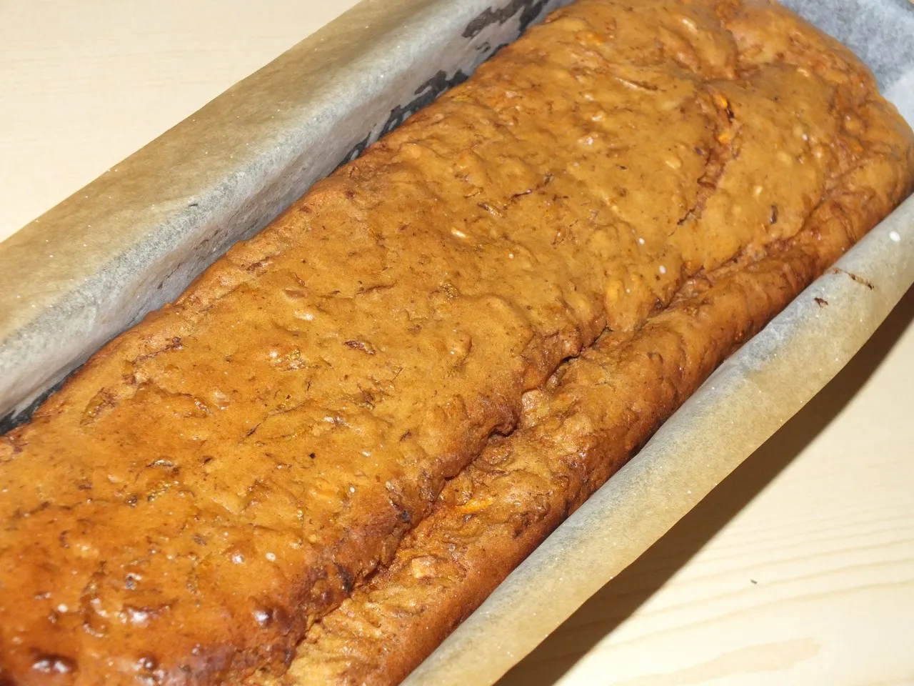 Babka marchewkowa z orzeszkami ziemnymi