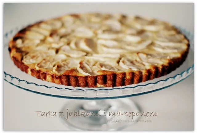Tarta z jabłkami i marcepanem
